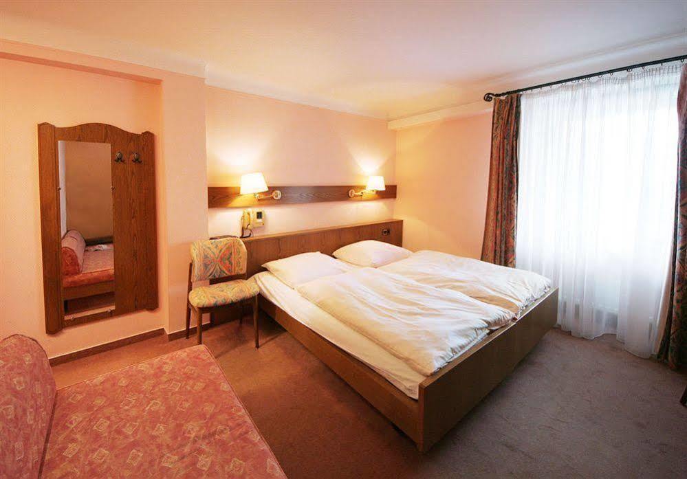 Hotel Saint Fiacre Bourscheid Kültér fotó