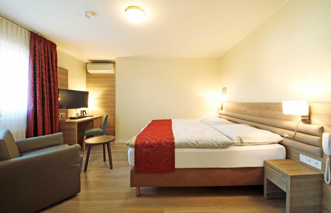 Hotel Saint Fiacre Bourscheid Kültér fotó